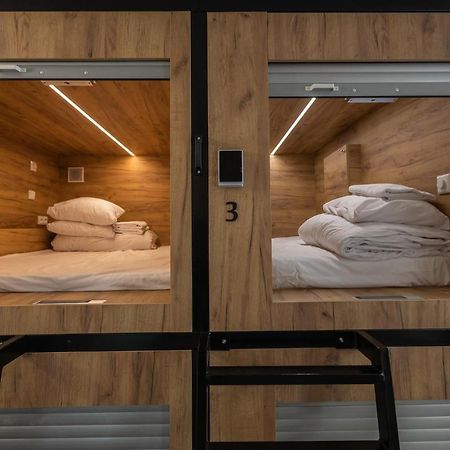 Expo Capsule Hostel Прага Экстерьер фото