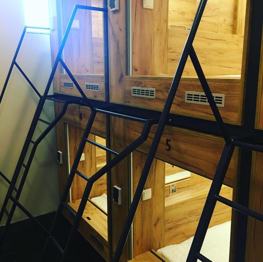 Expo Capsule Hostel Прага Экстерьер фото
