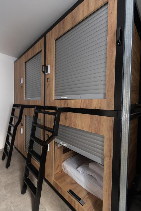 Expo Capsule Hostel Прага Экстерьер фото